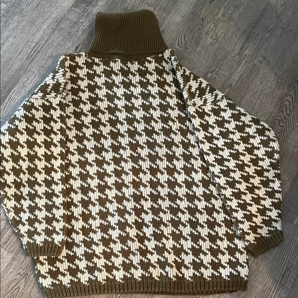 Elegant Houndstooth Turtleneck Sweater